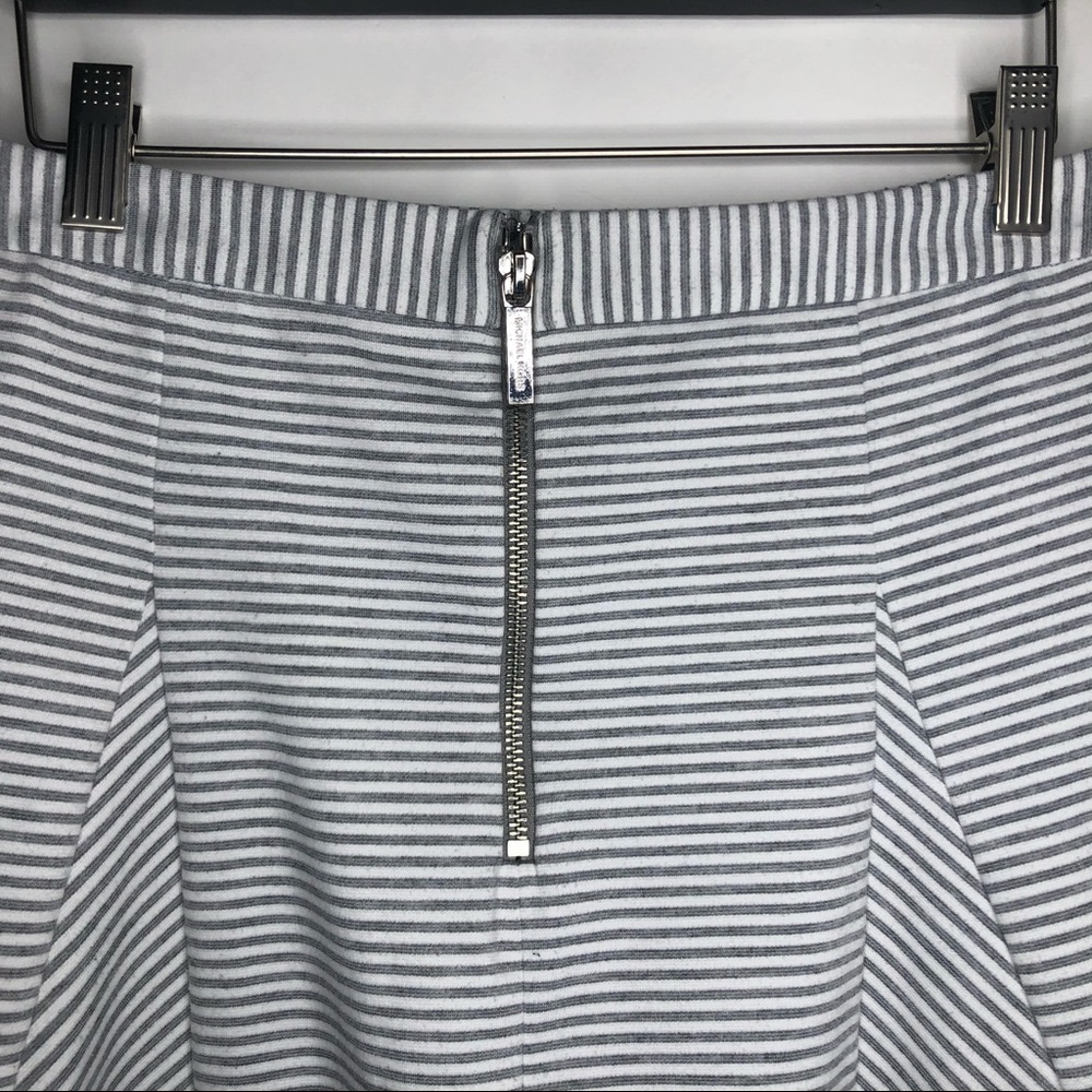 MICHAEL KORS gray and white striped mini skirt 6 - Picture 7 of 7